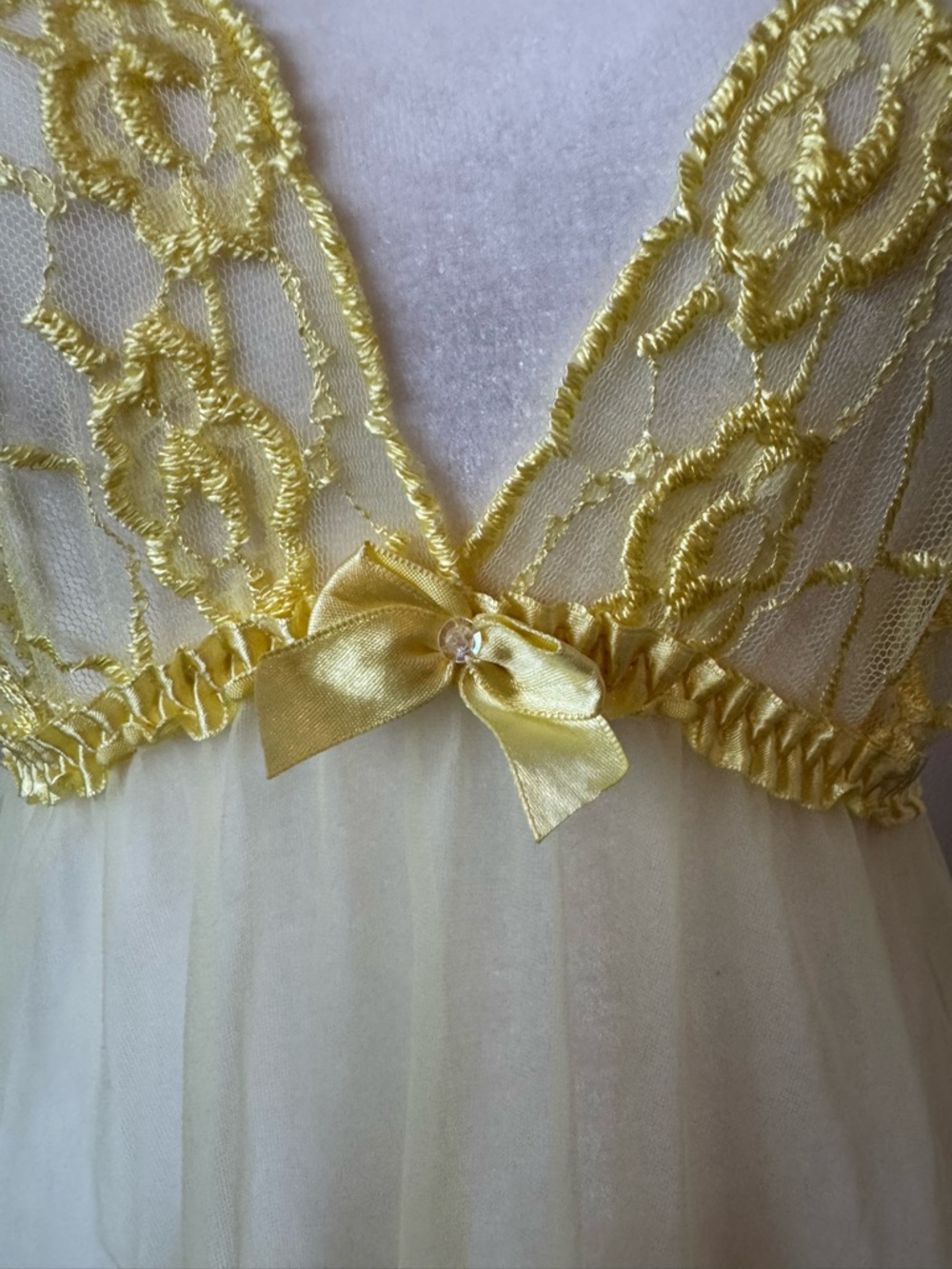 Fredrick’s of Hollywood Yellow Lace Sheer Babydoll Chemise - Women's Intimates - Picture 3 of 9